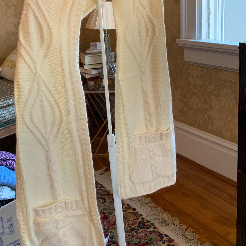 Talbots cotton‎ angora blend scarf with pockets. Never used